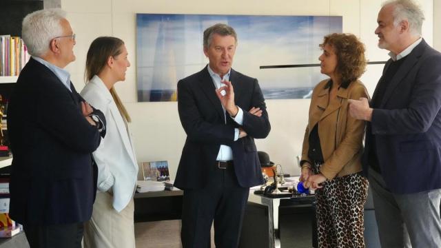 El líder del PP, Alberto Núñez Feijóo, antes de presidir la reunión del comité de dirección del PP.