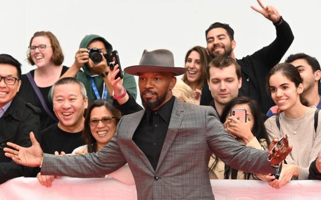 A sus 55 años y habiendo participado en más de 80 títulos a lo largo de su trayectoria, Foxx es uno de los rostros más conocidos de Hollywood.