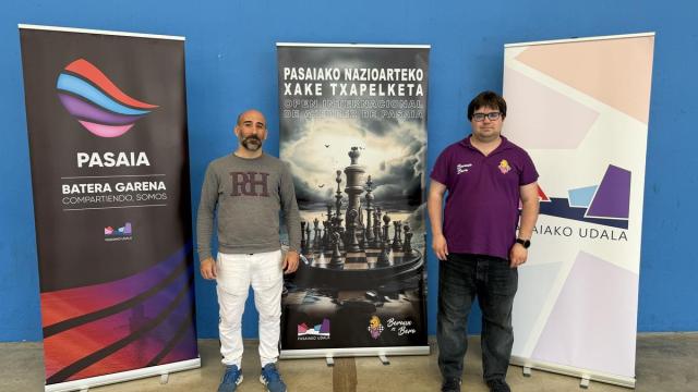 Julen Rodríguez junto a Urtzi Urdanpilleta.