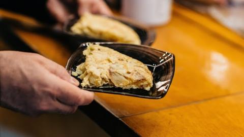 La tortilla del Bar Chelsy, ganadora en la categoría tradicional. Foto: @chelsy.gastrobar (Instagram)