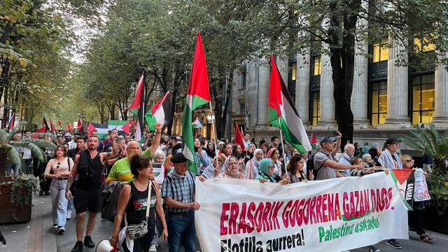 Un momento de la manifestación en contra del genocidio en Gaza esta tarde por las calles blilbaínas