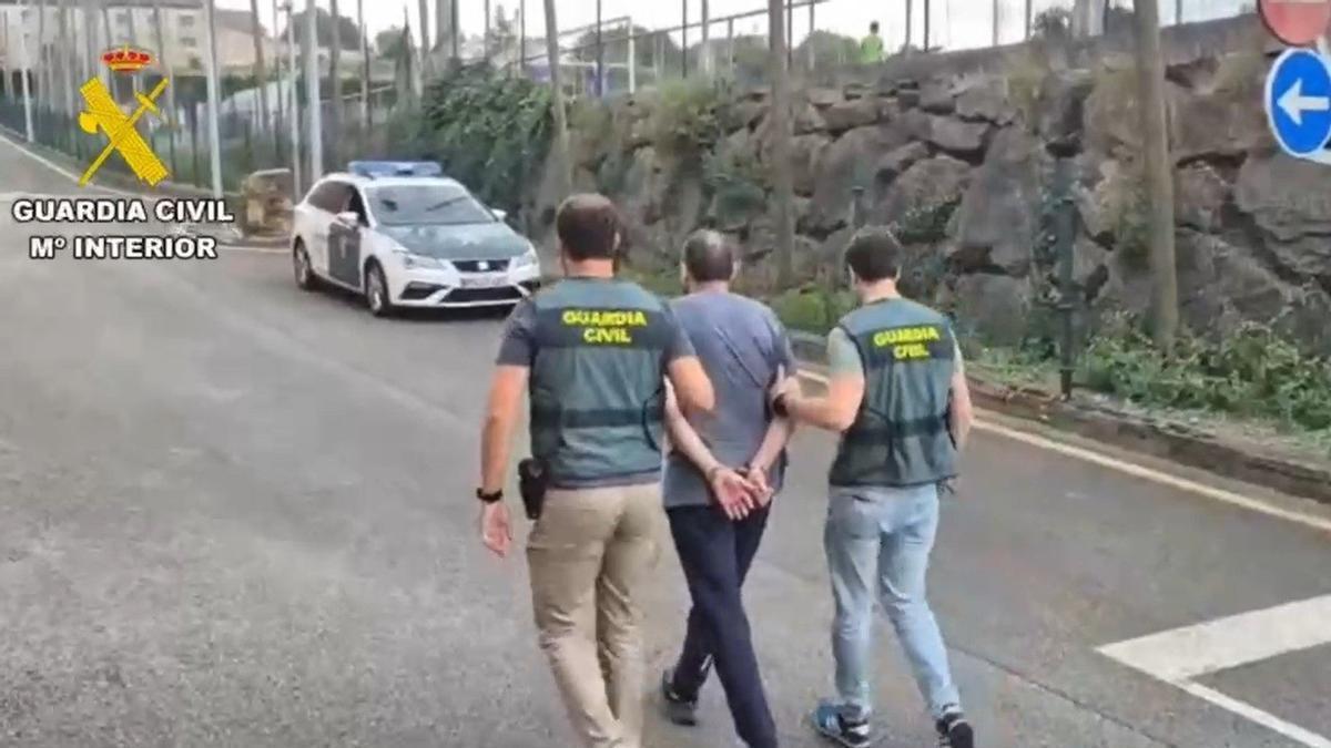 Momento de la detención del hombre.