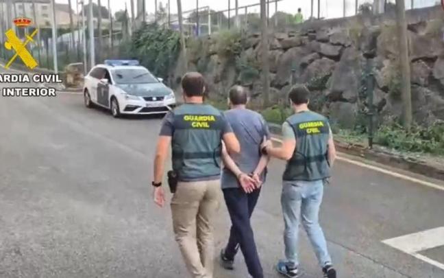 Momento de la detención del hombre. / Guardia Civil Momento de la detención del hombre.
