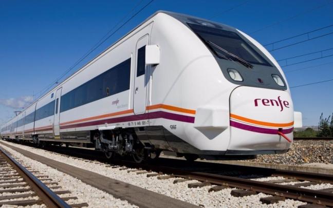 Tren de Media Distancia en una imagen de archivo. Tren de Media Distancia en una imagen de archivo.