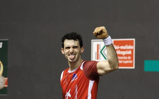 Jokin Altuna celebra el pase a la final del Manomanista. / Javier Colmenero Jokin Altuna celebra el pase a la final del Manomanista.