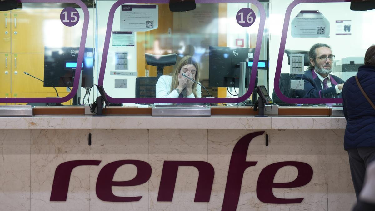 Los pasajeros afectados por retrasos de 60 minutos o más pueden elegir entre: reintegro del billete, continuar el viaje por otra vía en condiciones comparables, o aplazar el viaje a otra fecha