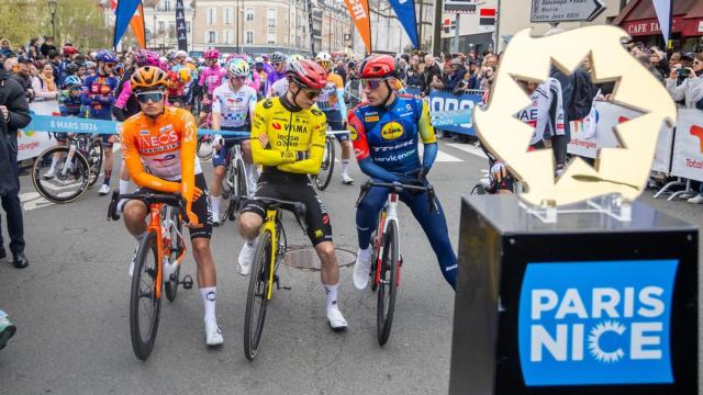 Onley, Vingegaard y Juan Ayuso, líder de la carrera.