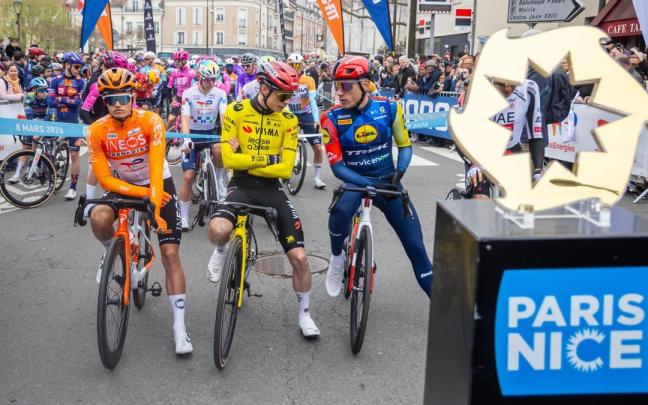 Onley, Vingegaard y Juan Ayuso, líder de la carrera.