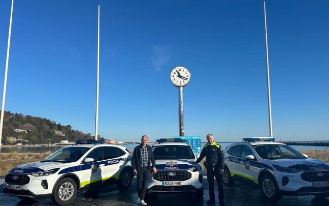 Igor Enparan Araneta alaktea eta Iñaki Vielba udaltzain burua.