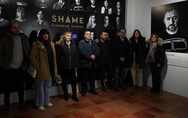 Parlamentarios de PNV, PSE, IU y EH Bildu, en la muestra. Parlamentarios de PNV, PSE, IU y EH Bildu, en la muestra.