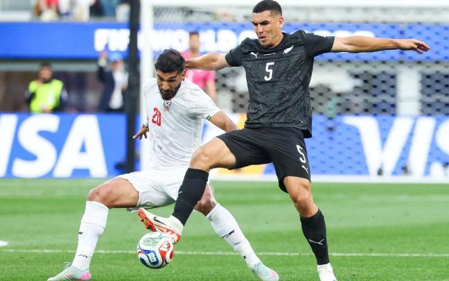 Partido entre Nueva Zelanda e Irán en el Mundial.