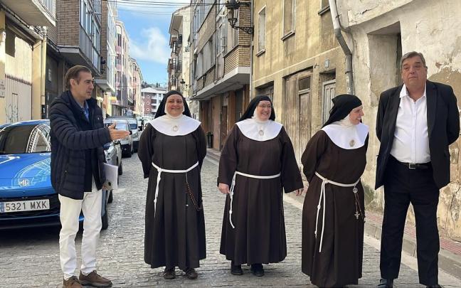 Tres de las cuatro exmonjas de Belorado antes de declarar. / EP Tres de las cuatro exmonjas de Belorado antes de declarar.