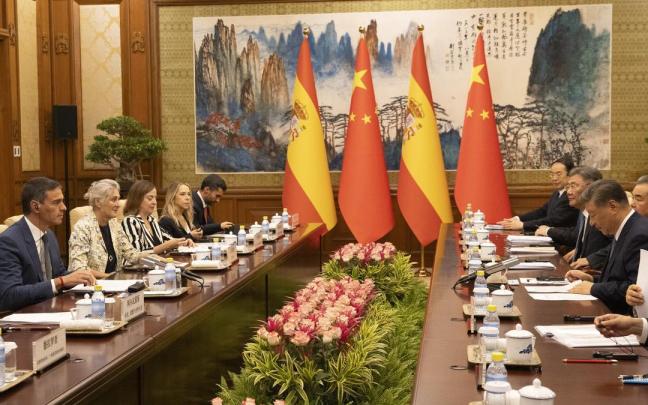 Encuentro entre la delegación encabezada por Pedro Sánchez y la que lidera Xi Jinping.