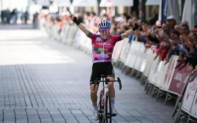 Usoa Ostolaza, victoriosa en Eibar.