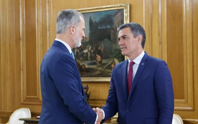 Felipe Vi recibe en al anterior ronda de contactos al secretario general del PSOE y presidente español en funciones, Pedro Sánchez.