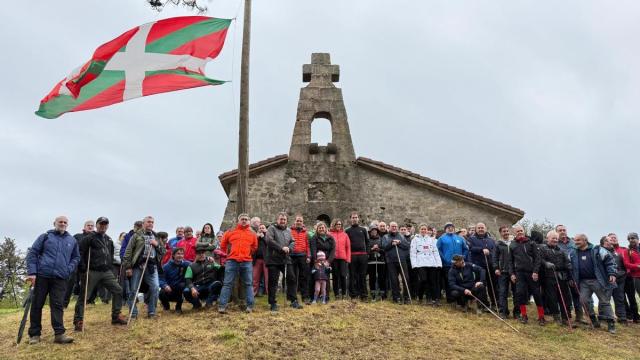 El presidente del EBB del PNV, Aitor Esteban, en la subida al monte Bizkargi para llamar a participar en el Aberri Eguna / PNV El presidente del EBB del PNV, Aitor Esteban, en la subida al monte Bizkargi para llamar a participar en el Aberri Eguna