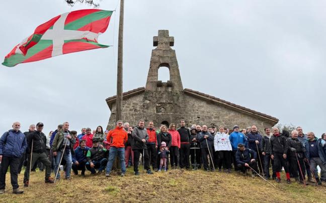 El presidente del EBB del PNV, Aitor Esteban, en la subida al monte Bizkargi para llamar a participar en el Aberri Eguna / PNV El presidente del EBB del PNV, Aitor Esteban, en la subida al monte Bizkargi para llamar a participar en el Aberri Eguna