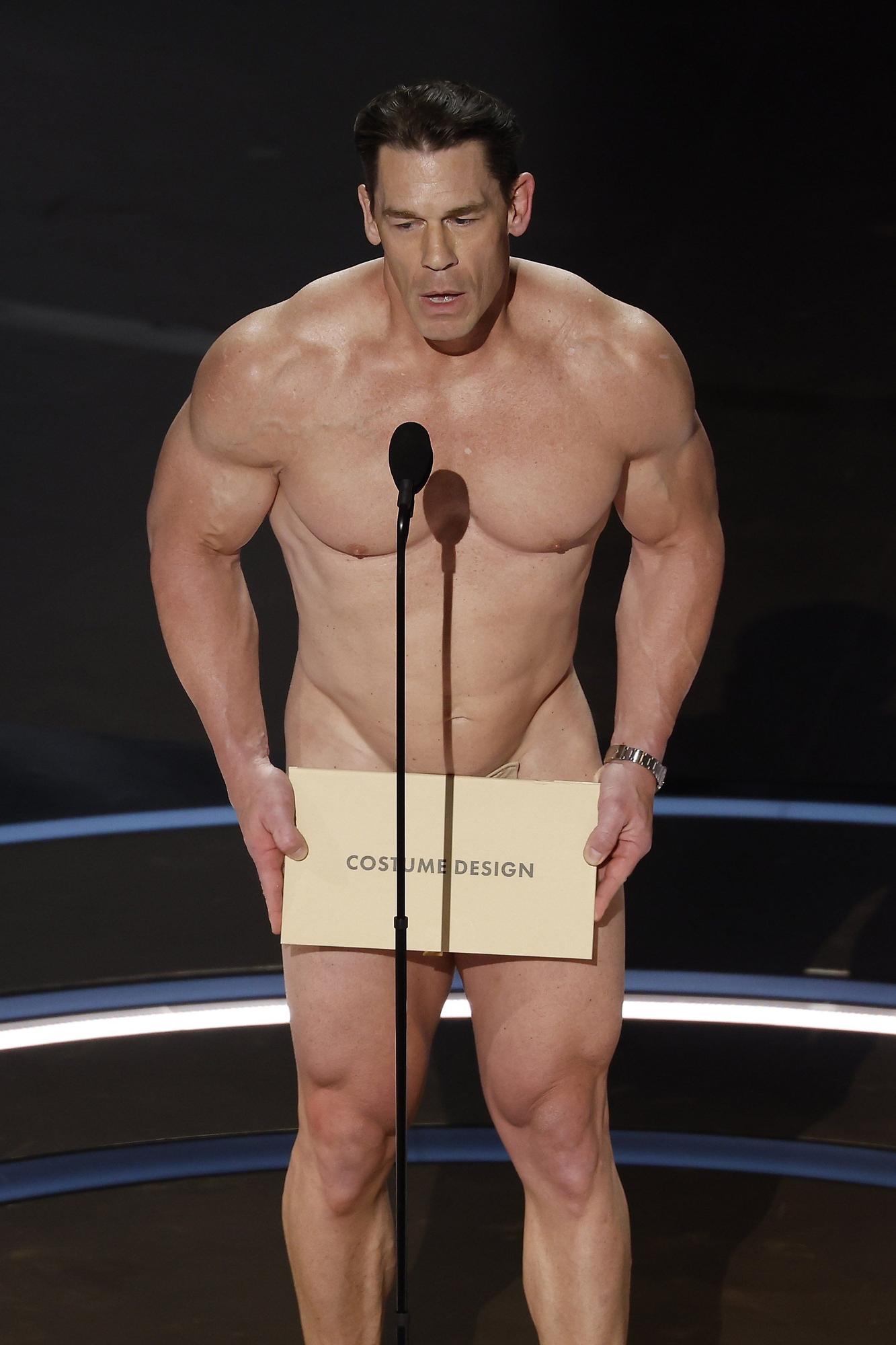 Este fue el truco de John Cena para salir desnudo al escenario en los  Oscars - Onda Vasca