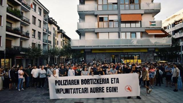 Protesta de GKS Bidasoa al día posterior a los hechos