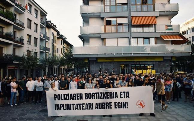Protesta de GKS Bidasoa al día posterior a los hechos
