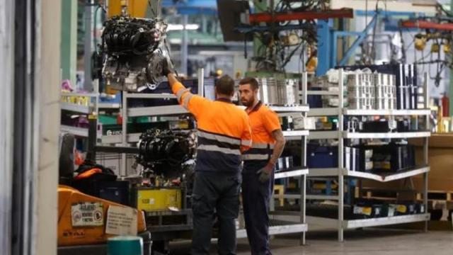 Imagen de archivo de trabajadores en la fábrica Ford en Almussafes