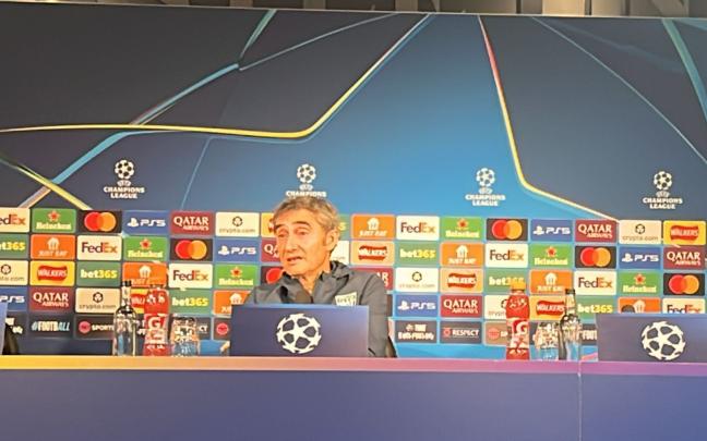 Ernesto Valverde esta tarde durante la conferencia de prensa en Newcastle