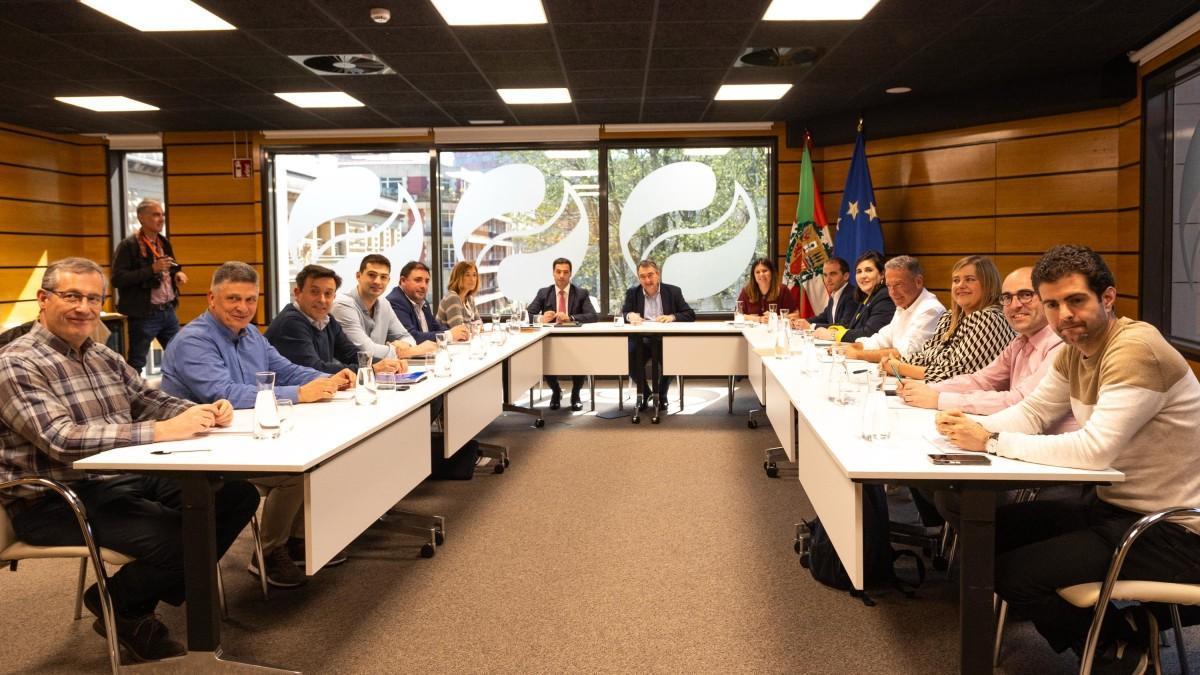 El EBB del PNV, en una anterior reunión, con Andoni Busquet el segundo por la izquierda