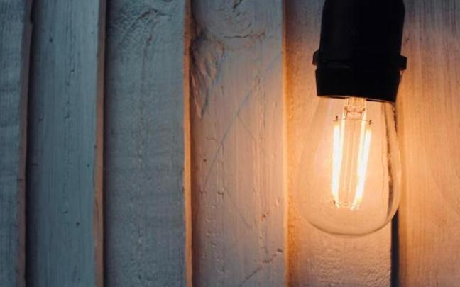En estos primeros nueve días de mes, la media del mercado eléctrico se sitúa casi en los 106 euros/MWh En estos primeros nueve días de mes, la media del mercado eléctrico se sitúa casi en los 106 euros/MWh