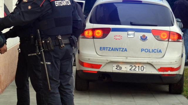 Coche de la Ertzaintza