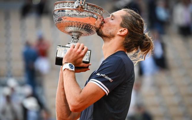 Alexander Zverev celebra su triunfo en el Grand Slam de París