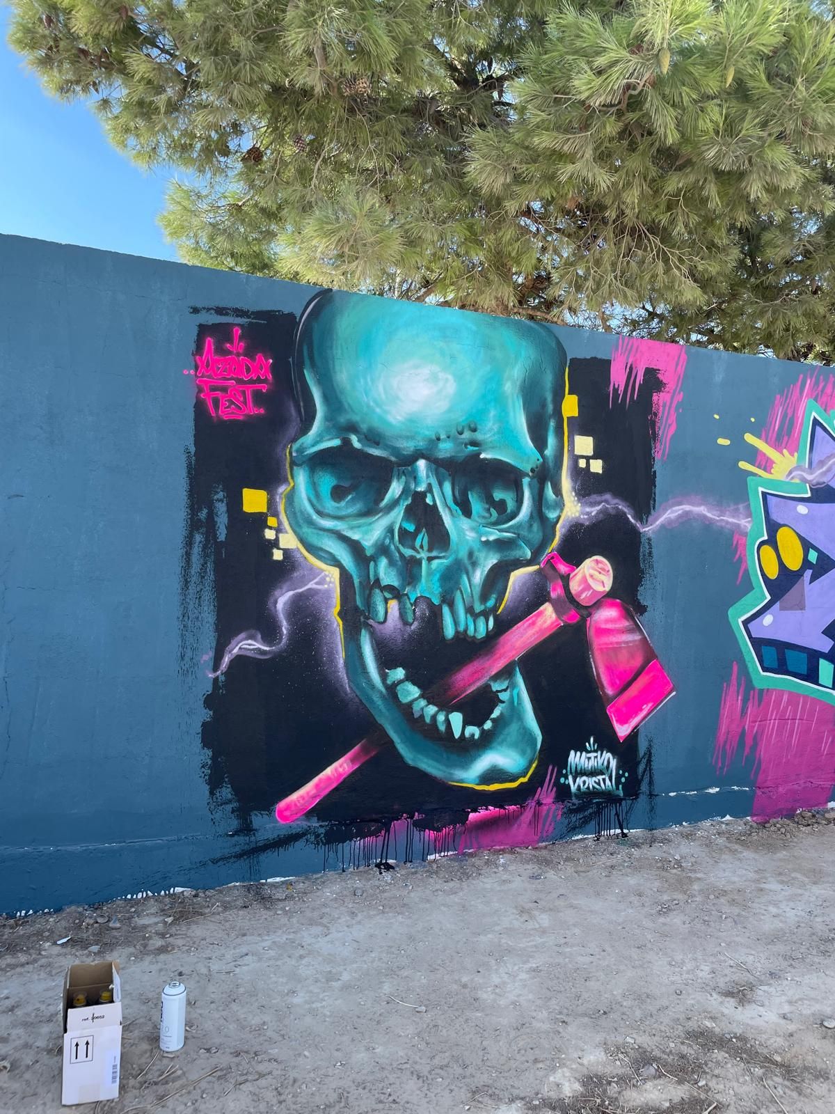 Las calaveras coloreadas son una de sus señas de identidad.