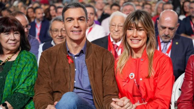 El Presidente del Gobierno, Pedro Sánchez, y su esposa Begoña Gómez
