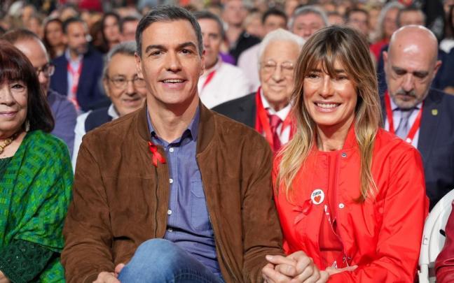 El Presidente del Gobierno, Pedro Sánchez, y su esposa Begoña Gómez