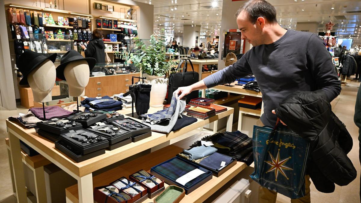 Los complementos continúan ejerciendo como regalo estrella