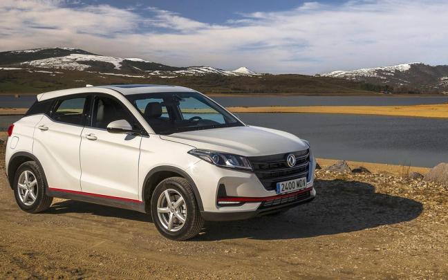 El DFSK 500 es, en realidad, un Seres 3 con motor de gasolina en lugar de impulsor eléctrico. El DFSK 500 es, en realidad, un Seres 3 con motor de gasolina en lugar de impulsor eléctrico.