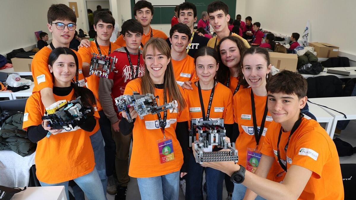 Equipo de Axular, que ha sido uno de los ganadores de la First Lego League Euskadi.