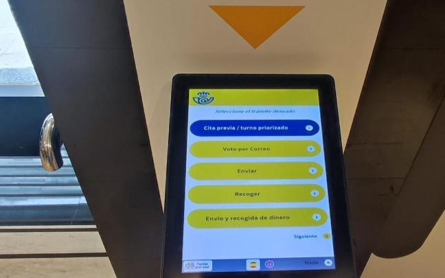 El voto por correo pueden solicitarlo los residentes en Euskadi, los vascos empadronados en la comunidad autónoma pero que viven fuera temporalmente y aquellos que residen permanentemente en el extranjero pero tienen derecho a voto / EP El voto por correo pueden solicitarlo los residentes en Euskadi, los vascos empadronados en la comunidad autónoma pero que viven fuera temporalmente y aquellos que residen permanentemente en el extranjero pero tienen derecho a voto