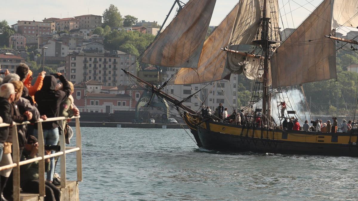 Uno de los barcos de la anterior Itsas Festibala
