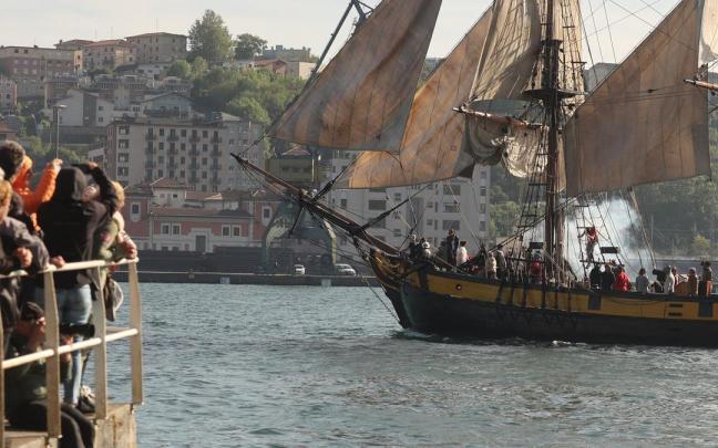 Uno de los barcos de la anterior Itsas Festibala