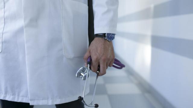 Imagen de archivo de un médico.