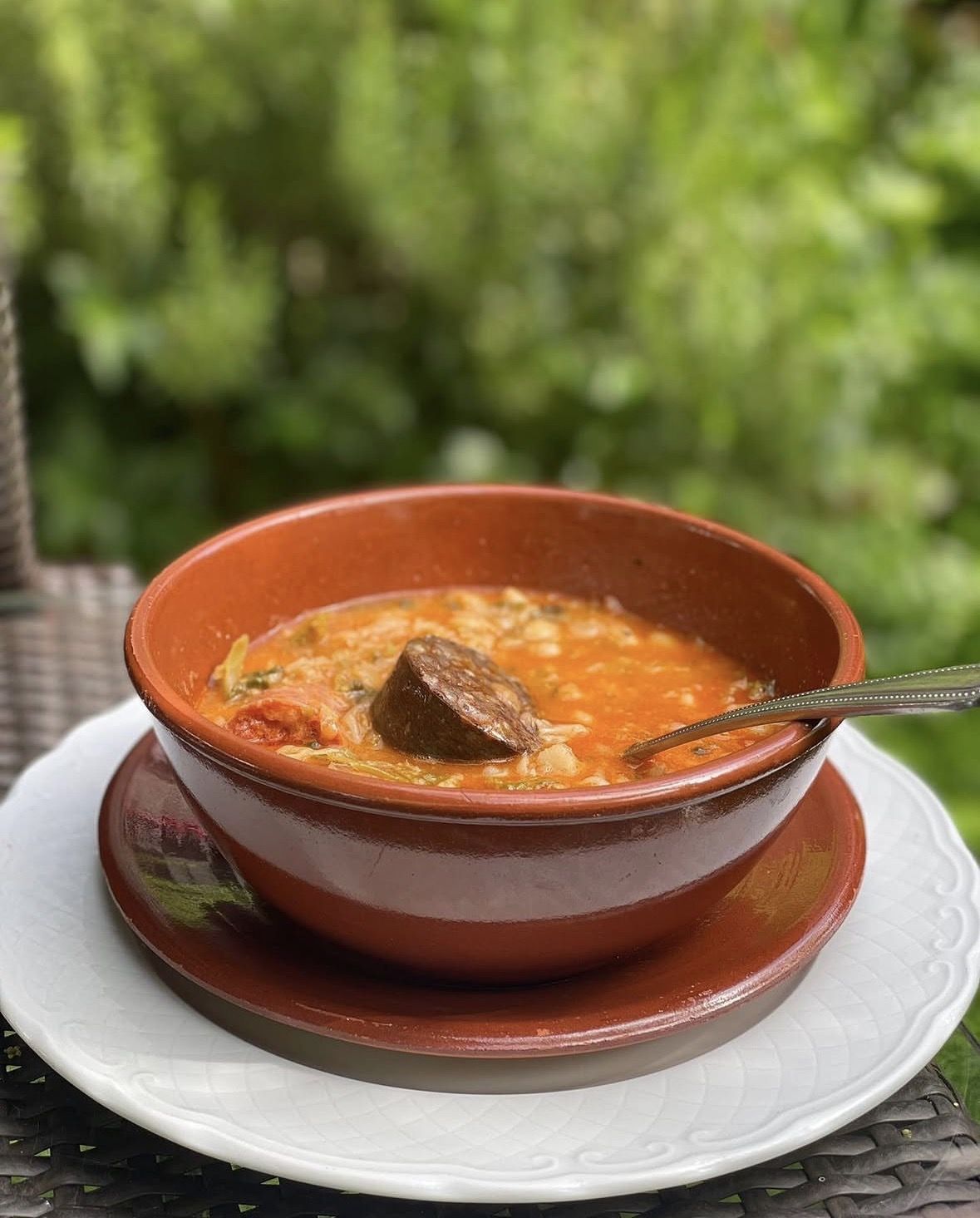 Los platos de cuchara, como el cocido montañés, hacen las delicias del comensal que apuesta por la tradición.
