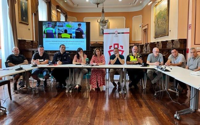 Foto de la rueda de prensa celebrada esta mañana para presentar el dispositivo especial de seguridad de las fiestas de San Pedro y San Marcial. / A.M.S. Foto de la rueda de prensa celebrada esta mañana para presentar el dispositivo especial de seguridad de las fiestas de San Pedro y San Marcial.