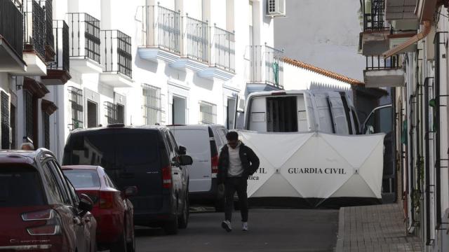 La Guardia Civil en el lugar del crimen.