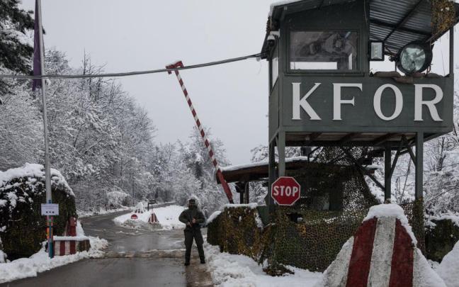 Un puesto de la fuerza de la OTAN en Kosovo. Un puesto de la fuerza de la OTAN en Kosovo.