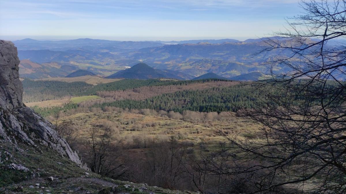 Vistas a la salida de Atxulo.jpeg