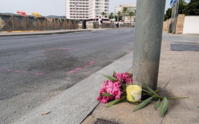 Lugar donde una joven ha fallecido al ser atropellada por un todoterreno en Sant Antoni, Ibiza.