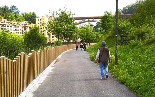 Un tramo del Paseo de los Caños.