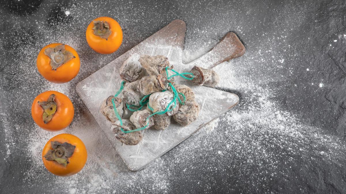 Varios alimentos con moho