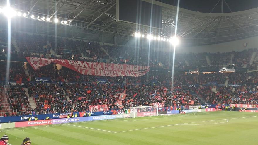 El tifo de Graderío Sur en El Sadar ante el Athletic