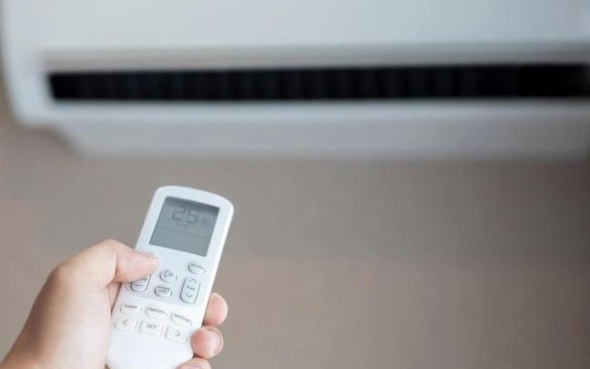El incremento del uso de aparatos de aire acondiconado debido a las elevadas temperaturas de últimos meses ha provocado un encarecimiento del suministro eléctrico.